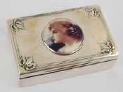 Appraisal: A silver trinket box the lid with Art Nouveau spandrels