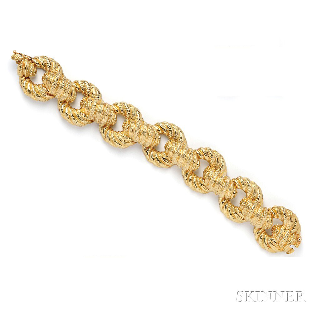 Appraisal: kt Gold Bracelet of knot-form links dwt lg in Estimate