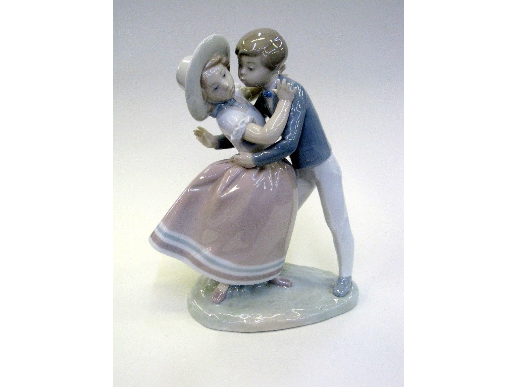 Appraisal: Lladro figure of a young couple