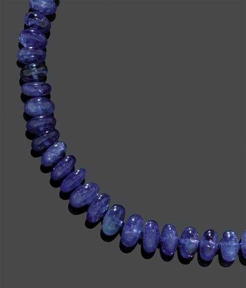 Appraisal: TANZANITE NECKLACE Fastener white and yellow gold Decorative necklace of