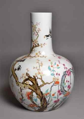 Appraisal: Large Chinese Bottle Porcelain Vase - BirdsBulbous bottle shaped porcelain