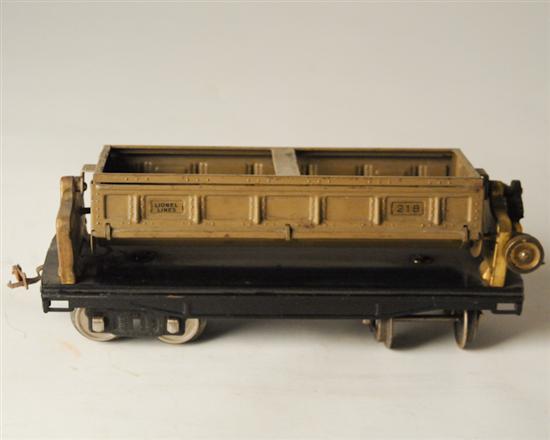 Appraisal: Lionel Standard Gauge Dump Car no box