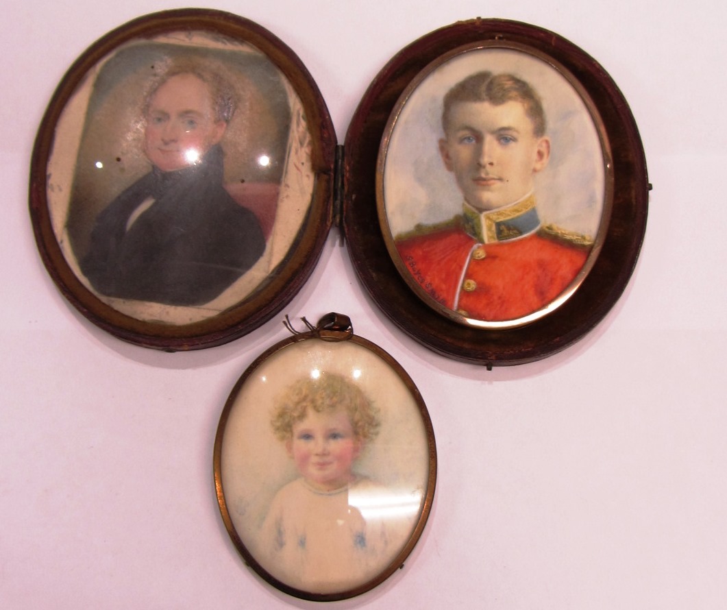 Appraisal: An oval portrait miniature of an Army officer in uniform