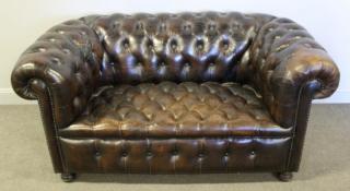 Appraisal: Leather Upholstered Chesterfield Settee From a Harrison NY estate Dimensions