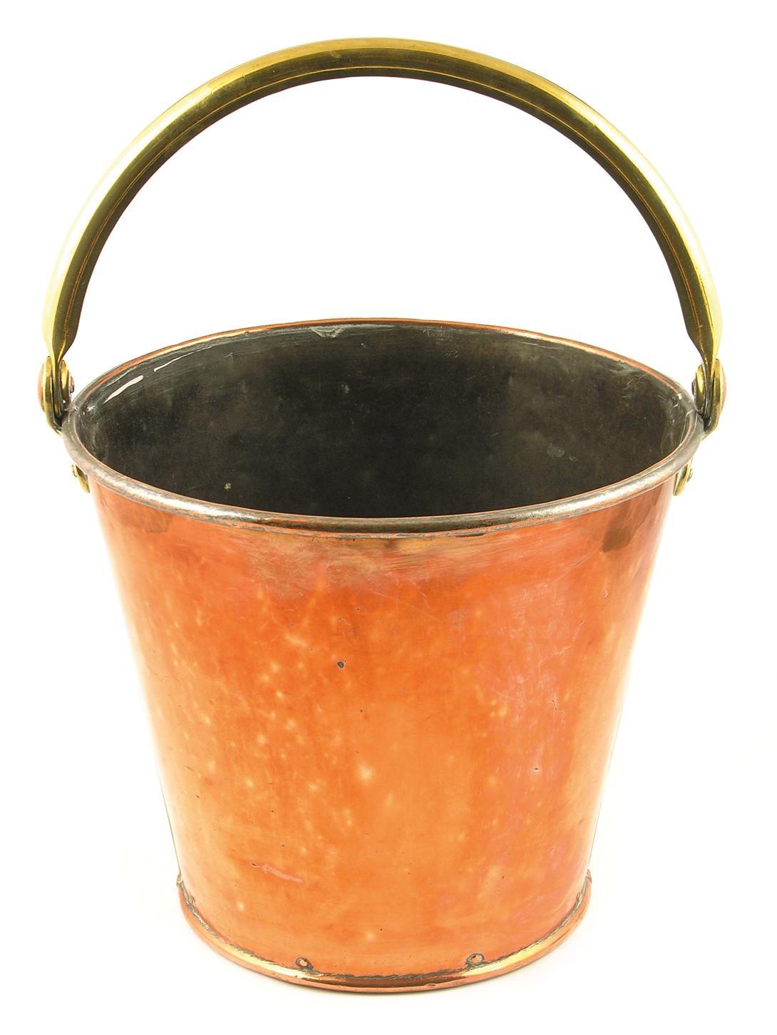 Appraisal: A copper bucket