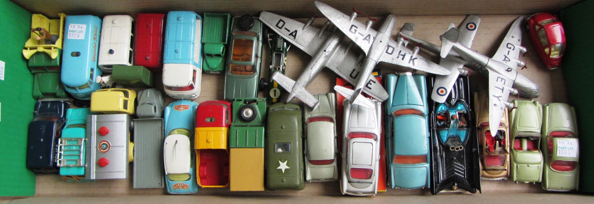 Appraisal: A quantity of vintage die-cast vehicles mainly Corgi and Dinky