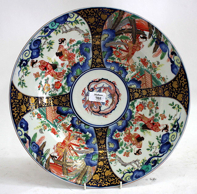 Appraisal: A LATE TH CENTURY ORIENTAL IMARI PATTERN CHARGER with enamelled