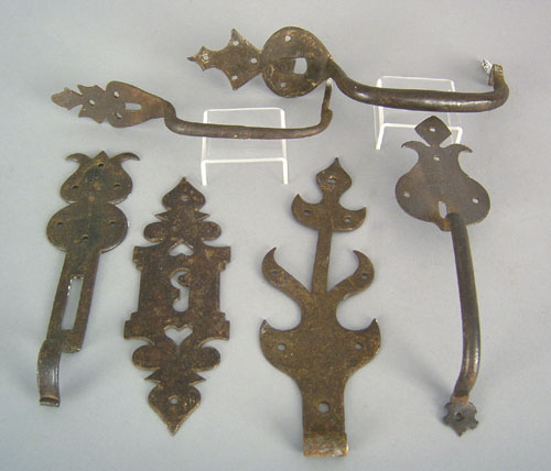 Appraisal: Pennsylvania wrought iron hardware to include a tulip form hasp