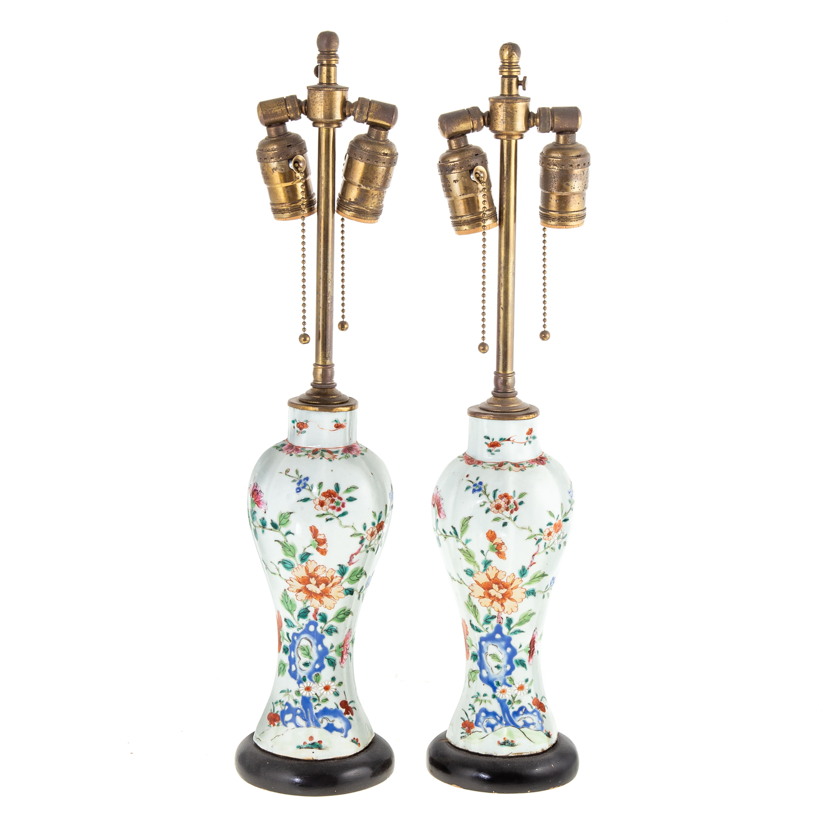 Appraisal: A PAIR CHINESE EXPORT FAMILLE ROSE PANELED JAR LAMPS Circa