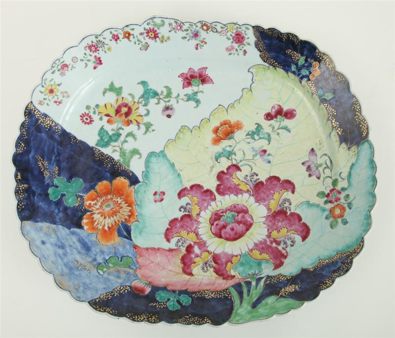 Appraisal: CHINESE EXPORT PORCELAIN FAMILLE ROSE TOBACCO LEAF PLATTER The enameled