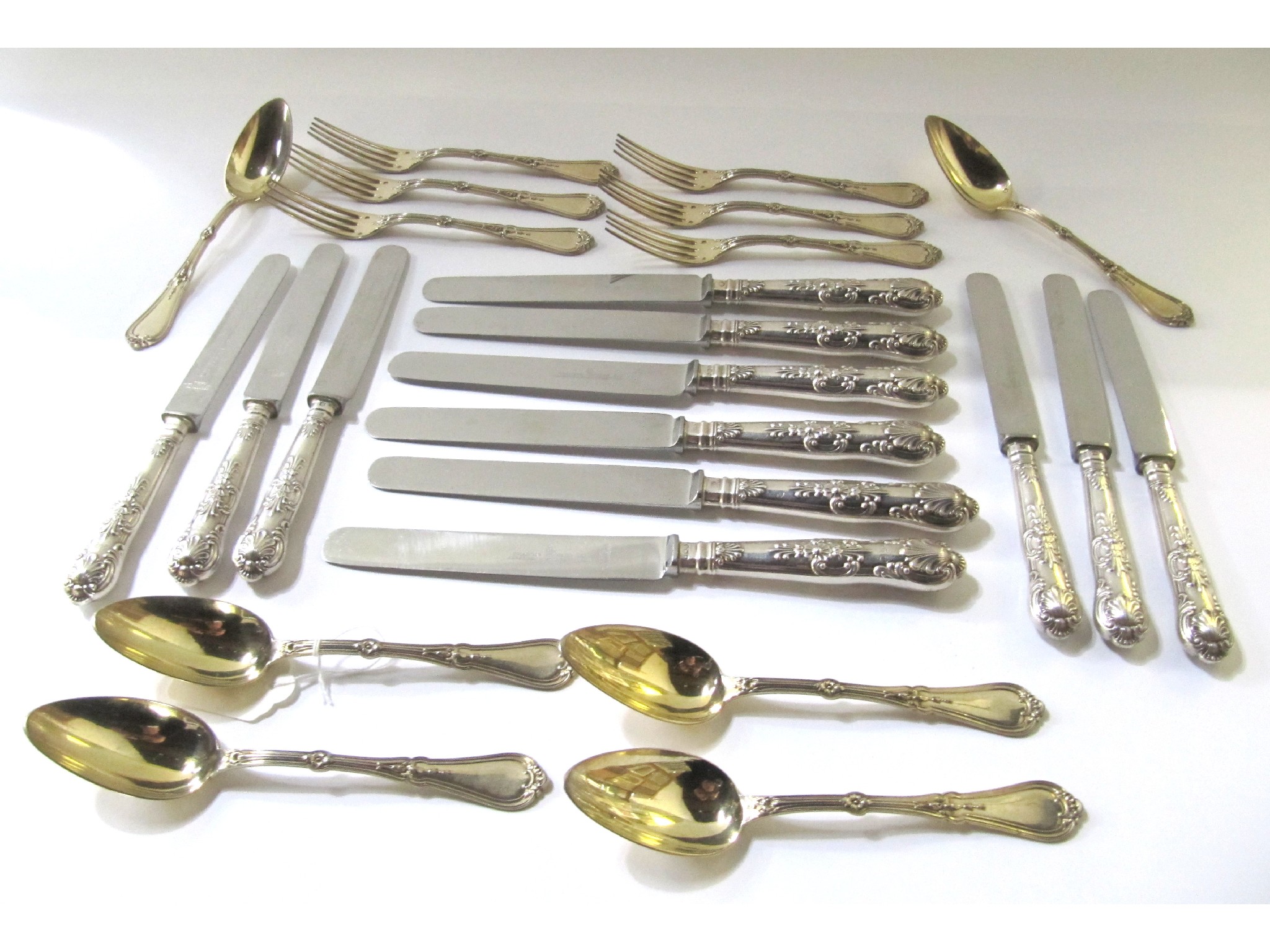 Appraisal: A lot comprising six silver handled dinner knives six silver