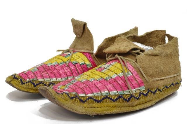 Appraisal: pair Northern Plains hide moccasins c - brightly dyed pink