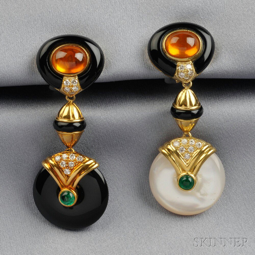 Appraisal: kt Gold Gem-set Earpendants each cabochon citrine top with onyx