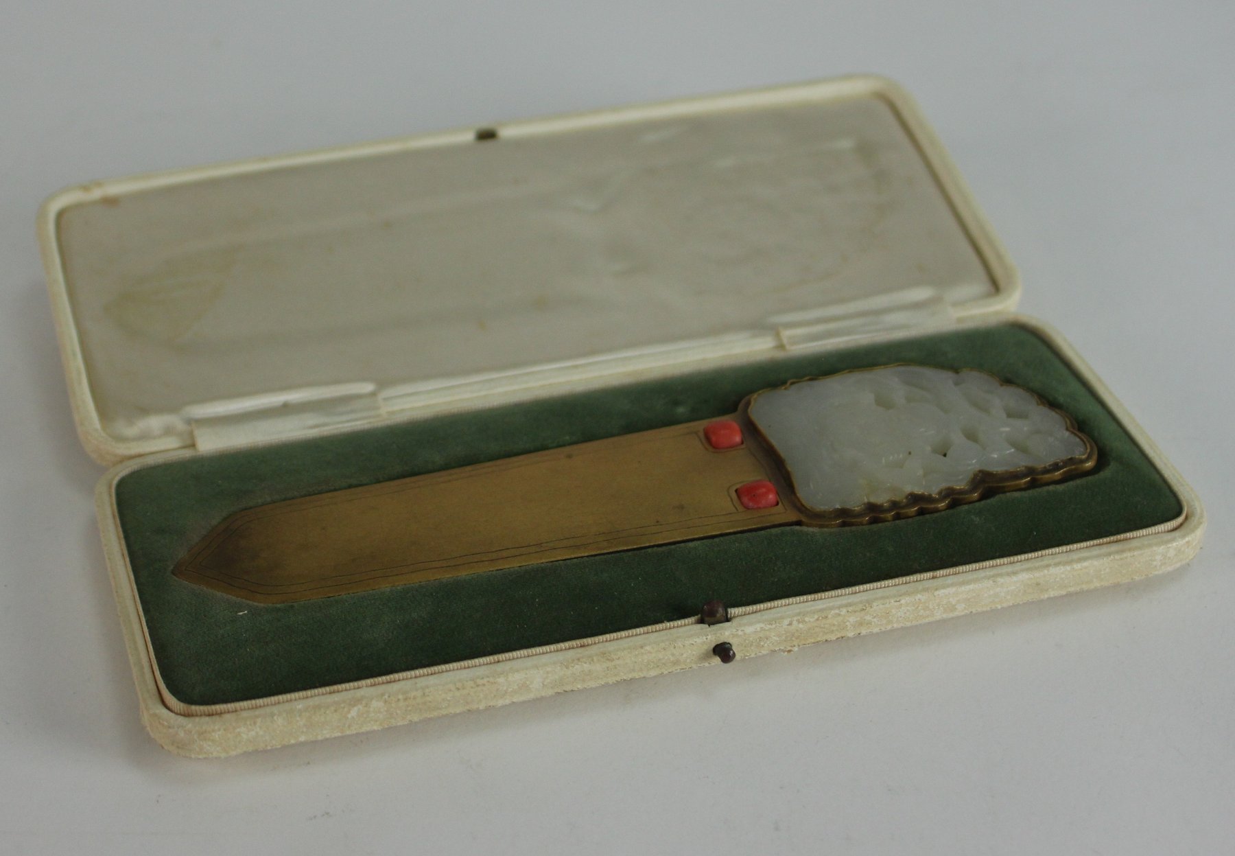 Appraisal: A Chinese jade coral and gilt metal letter knife the