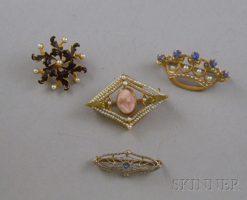 Appraisal: Four Art Nouveau Brooches one kt gold carved cameo and