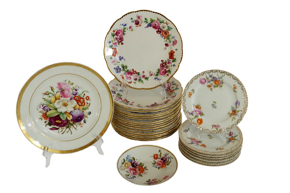 Appraisal: Twenty-five Piece Floral Porcelain Set Grosvenor Rosenthal Lot Twenty-FIve Piece