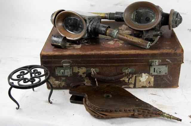 Appraisal: A pair of coaching lamps converted a pair of bellows