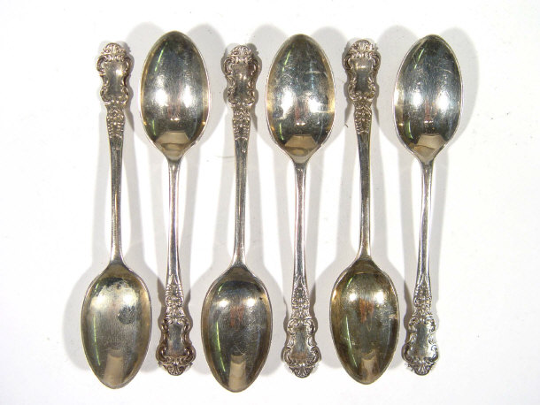 Appraisal: Set of six silver teaspoons Sheffield