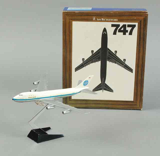 Appraisal: 'AERO MINI'' COLLECTORS SERIES DIECAST AIRPLANE Boeing ''Pan Am'' scale