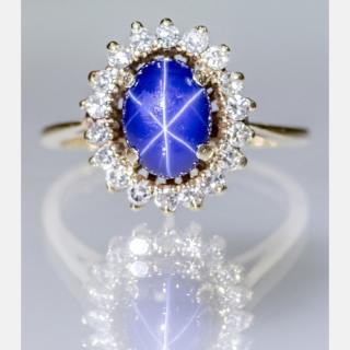 Appraisal: A kt Yellow Gold Cabochon Cut Linde Star Sapphire and