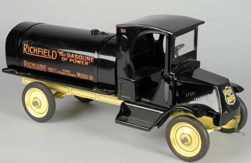 Appraisal: Pressed Steel Richfield Oil Tank Truck Description Circa American National