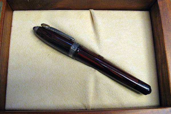 Appraisal: KRONE Limited Edition Abraham Lincoln Pen Bearing DNA taken from