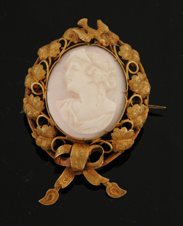 Appraisal: An Australian cameo brooch The conch shell cameo depicting a