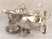 Appraisal: A pair of small late Victorian silver bowls cm dia