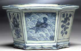 Appraisal: IMPORTANT XUANDE PORCELAIN CACHE POT Important Chinese Ming Dynasty th