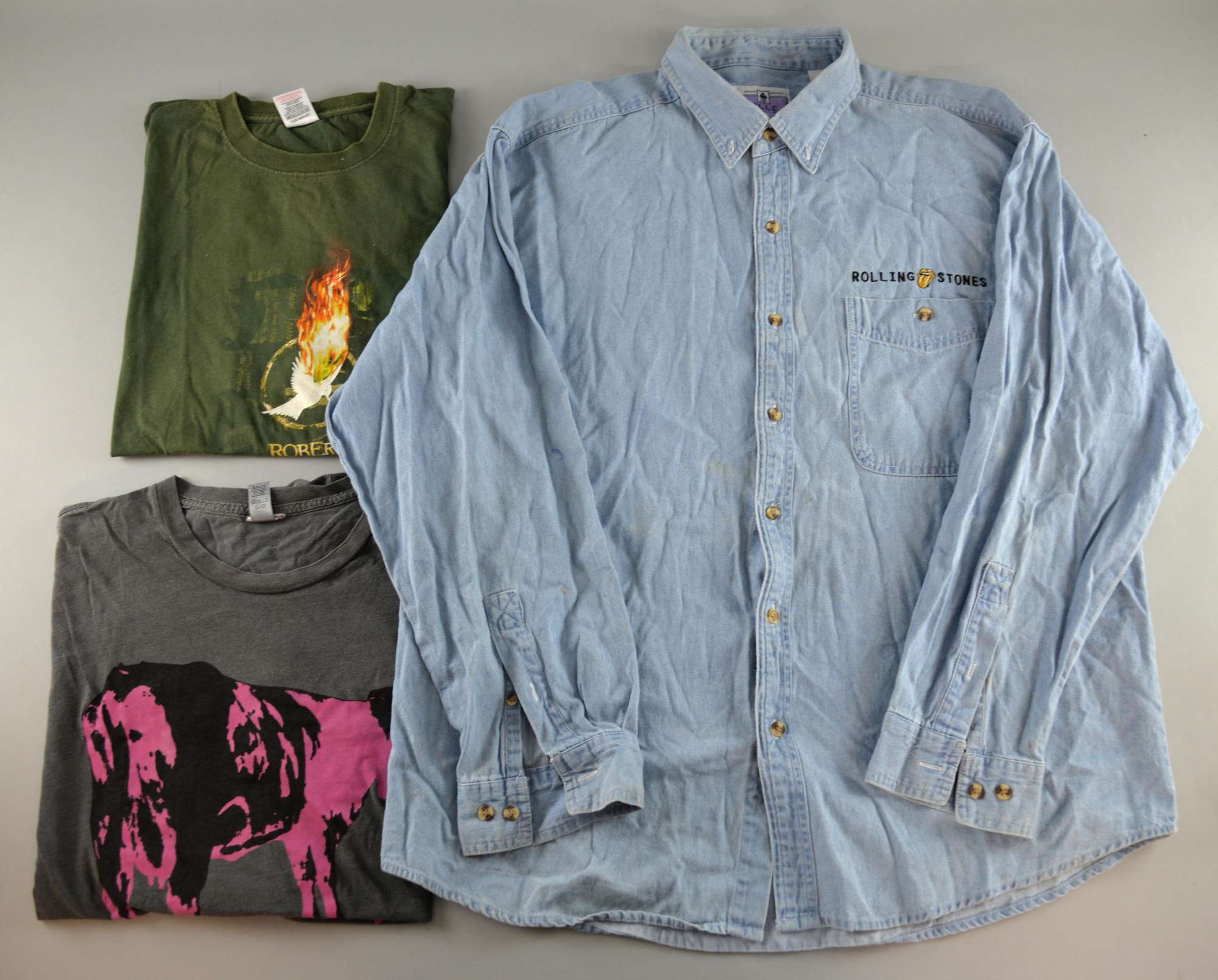 Appraisal: Rolling Stones 'Lips' denim shirt Pink Floyd T Shirt a