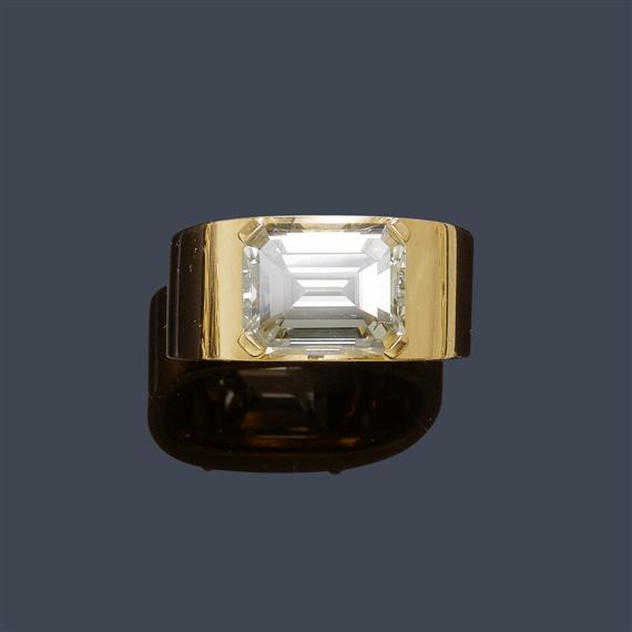 Appraisal: A DIAMOND RING E LOOSLI Yellow gold Elegant band ring