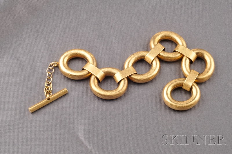 Appraisal: k Gold Bracelet composed of large oval links with Florentine