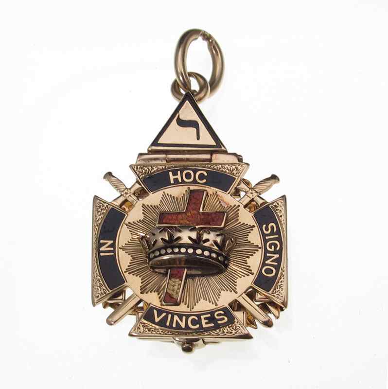 Appraisal: K MASONIC FRATERNAL PENDANT FOB K yellow gold fraternal pendant