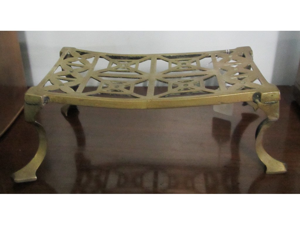 Appraisal: Brass trivet