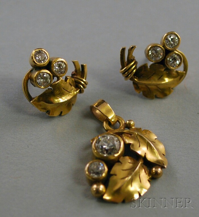 Appraisal: kt Gold and Diamond Pendant and Earclips the pendant with