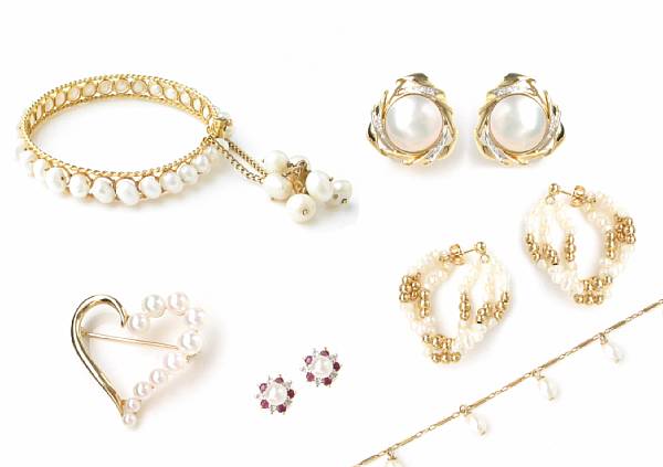 Appraisal: a collection of cultured pearl and gold jewelry featuring one