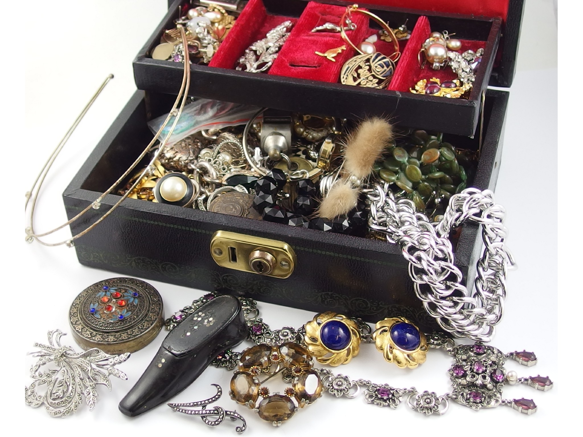 Appraisal: A collection of vintage costume jewellery to include items by