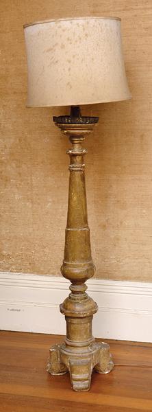 Appraisal: AN TH CENTURY ITALIAN GILTWOOD TORCHERE CONVERTED TO A STANDARD