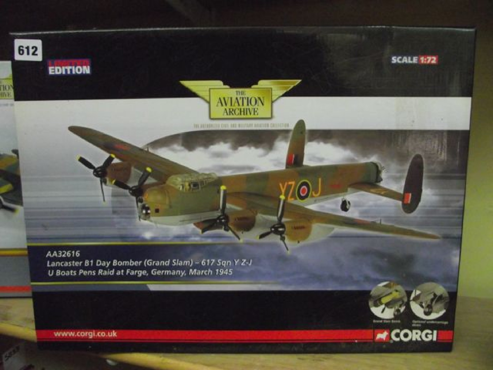 Appraisal: A boxed limited edition detailed diecast model No AA of