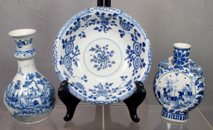 Appraisal: Chinese export porcelain blue and white lot of pieces to