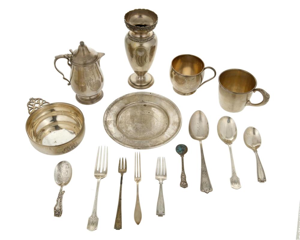 Appraisal: A GROUP OF AMERICAN STERLING SILVER HOLLOWARE AND FLATWAREA group