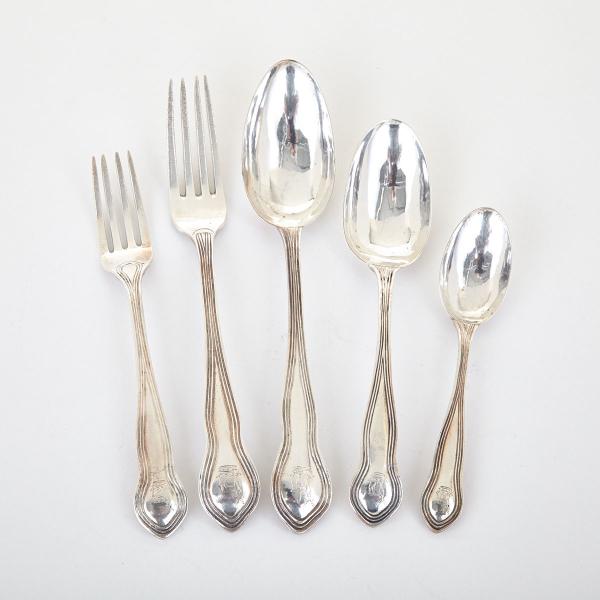 Appraisal: Colonial Silver Thread Pattern Flatware Service th century comprising forty-seven