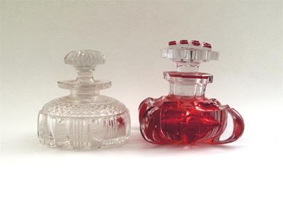 Appraisal: A squat cut glass example flashed with cranberry lobed square