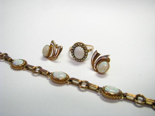 Appraisal: K yellow gold and opal bracelet K yellow gold opal