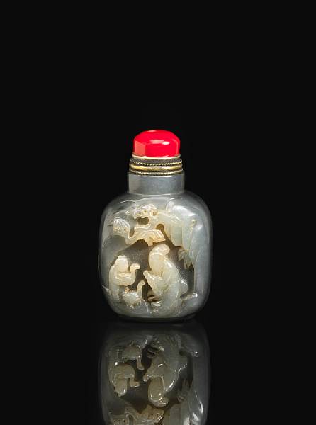 Appraisal: A large Suzhou black and white jade snuff bottle th