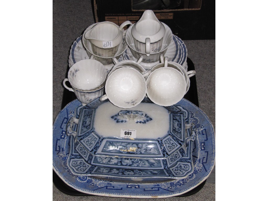 Appraisal: Tray lot of assorted ceramics to include blue and white