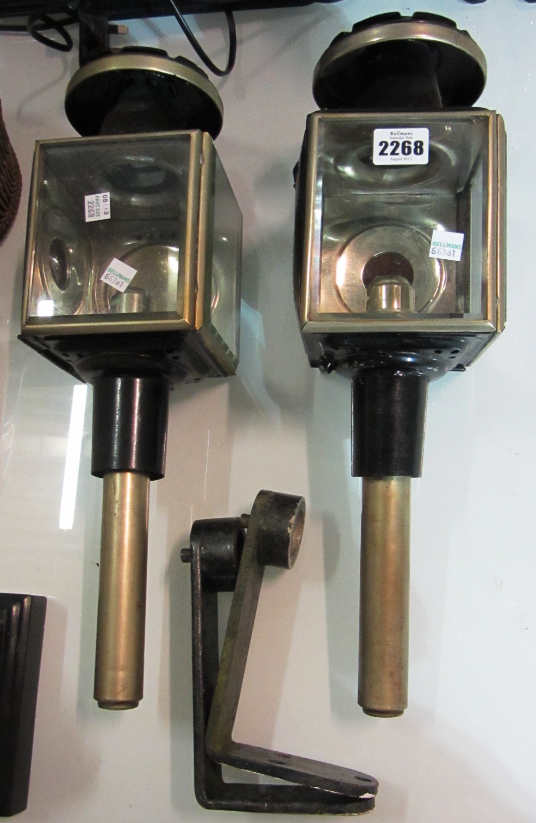 Appraisal: A pair of coach lamps