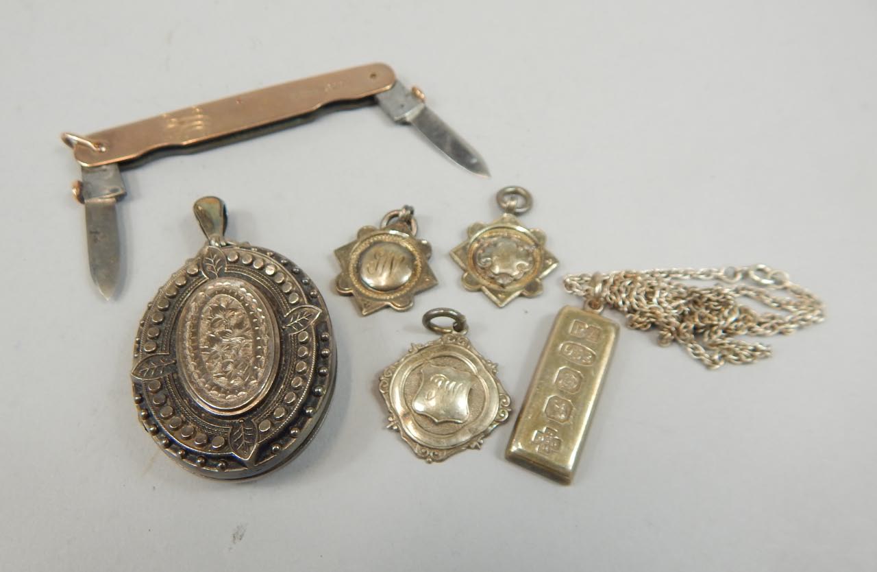 Appraisal: Various jewellery and effects to include a ct gold cased