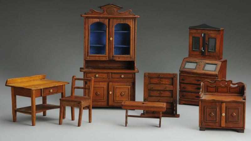 Appraisal: Handmade Set of Doll Furniture Antique set appears to be