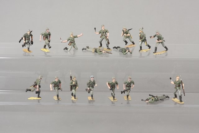 Appraisal: Lot of Erickson WWII German figures Estimated S